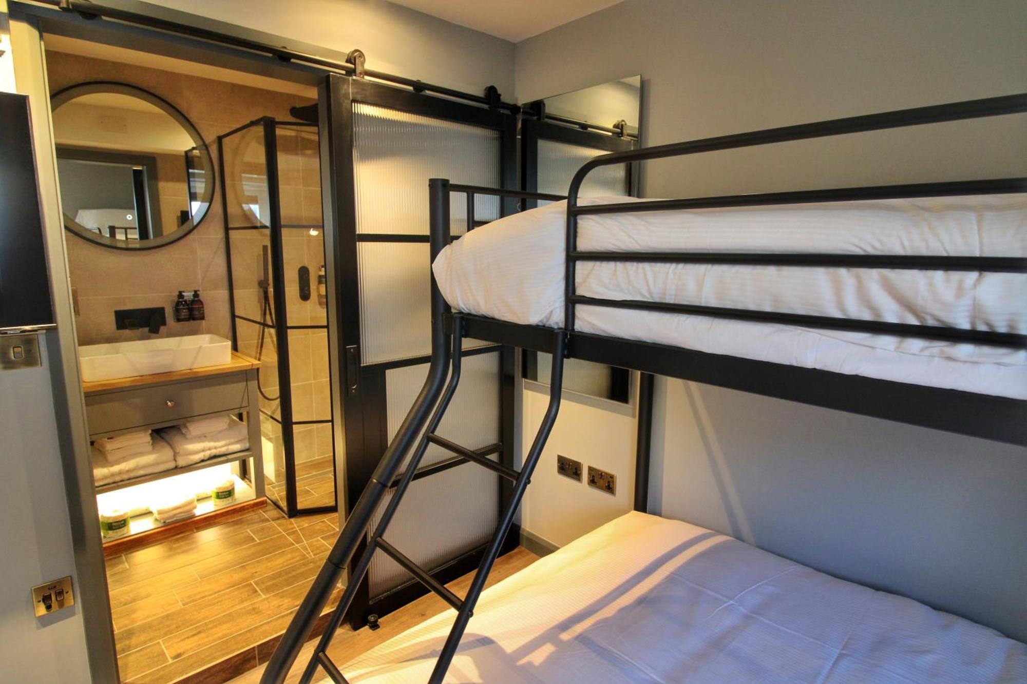 Pinnacle Suites Hotel Cowes  Exteriér fotografie